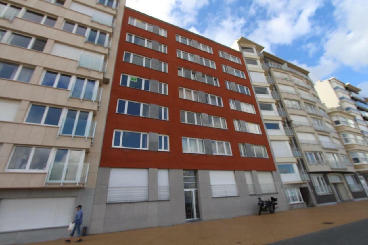 2 Slaapkamer Appartement Op De Zeedijk Van Oostende. Екстер'єр фото