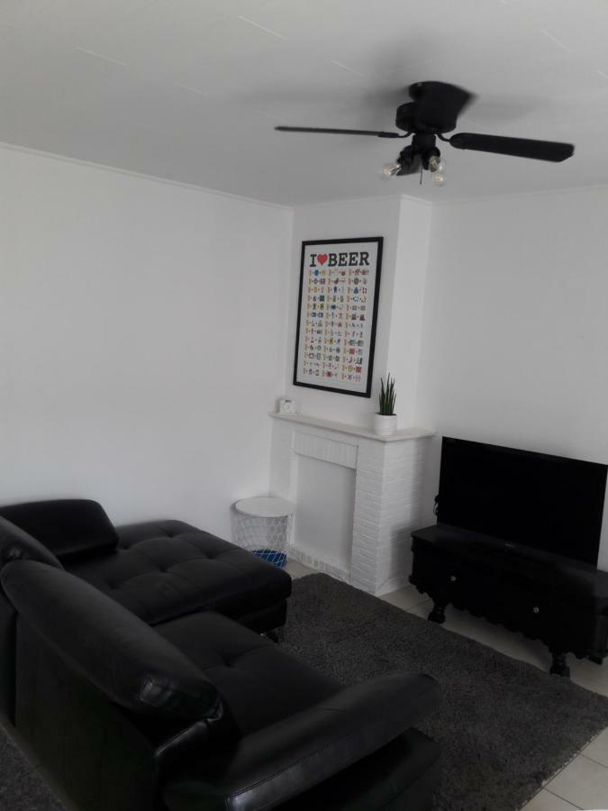 2 Slaapkamer Appartement Op De Zeedijk Van Oostende. Екстер'єр фото